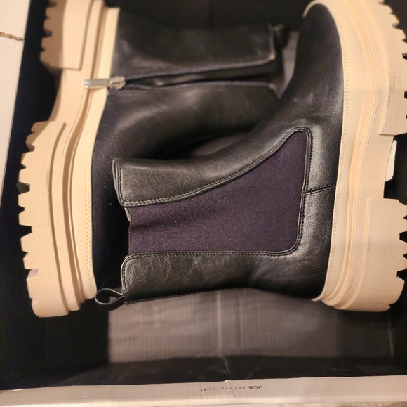 Steven Armond Boots- 7.5 - Picture 2 of 6